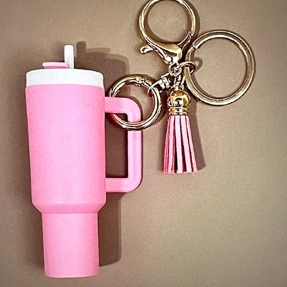❣️5|$25❣️last one! Pink Tumbler designed keychain bag charm  🆕